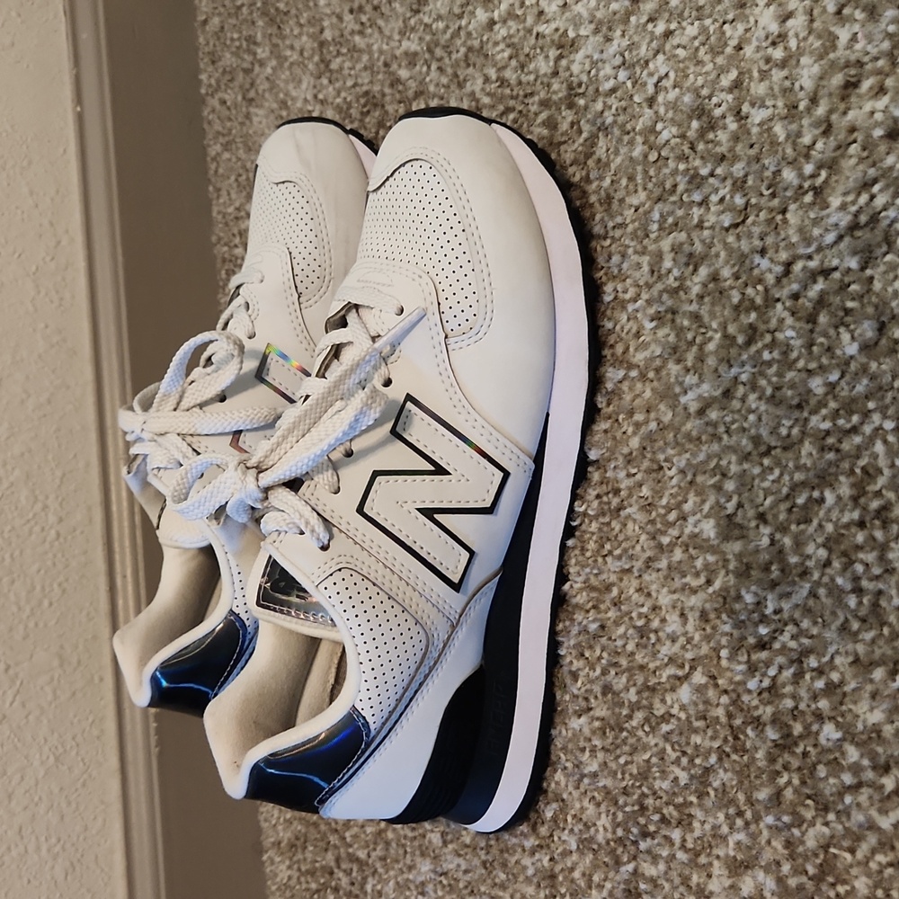 Women's New Balance sneakers
